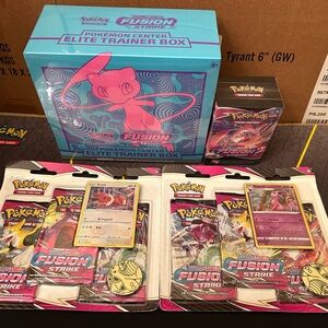 Brand new , Factory Sealed Pokémon Fusion Strike Bundle